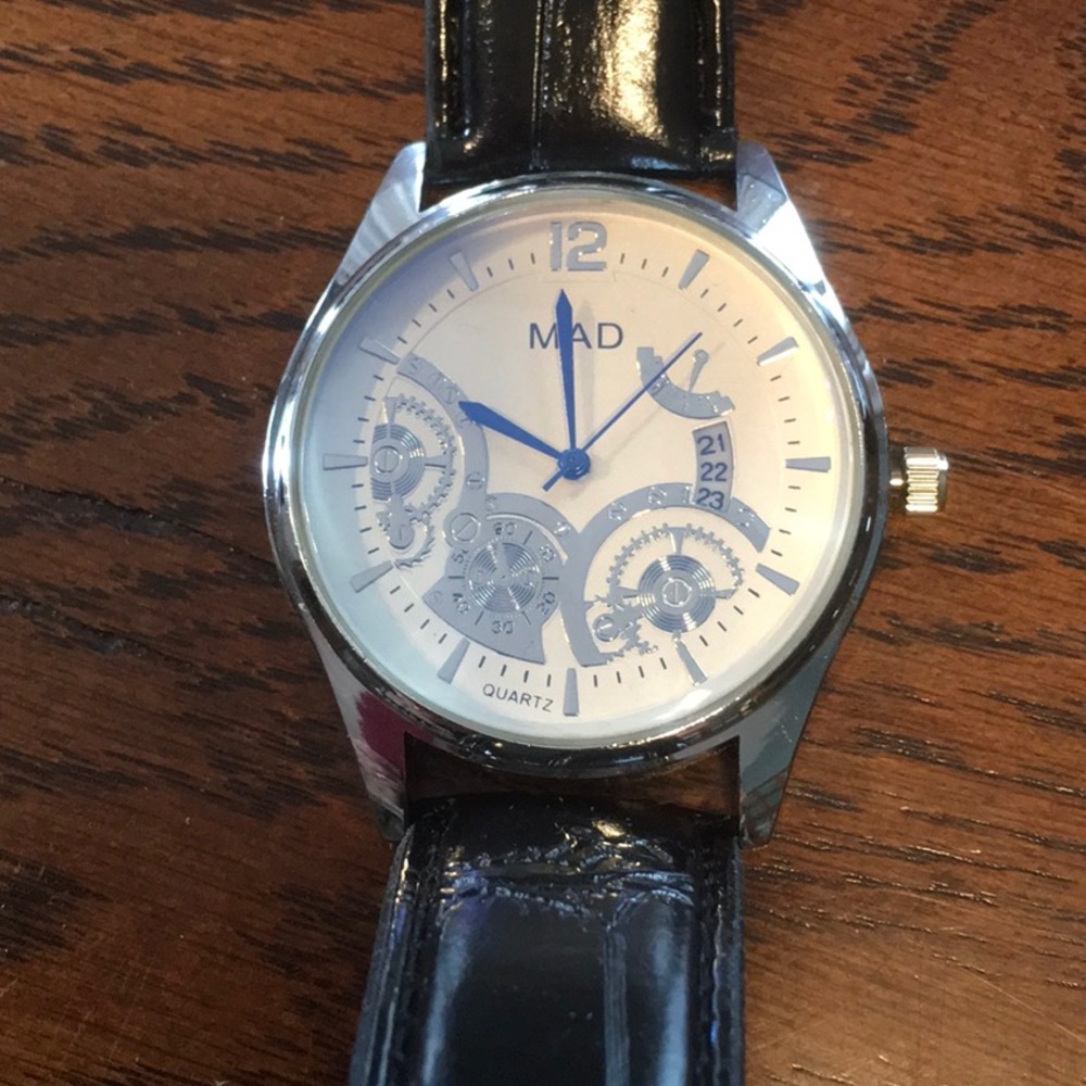 Men’s Watch - Picture 4 of 8
